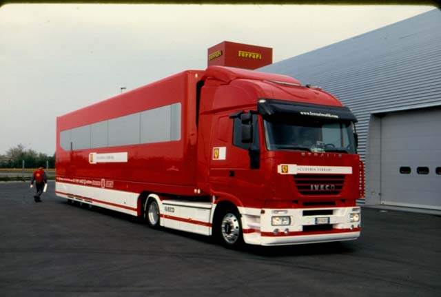 La trayectoria de Iveco estuvo desde su origen muy ligada al Grupo Fiat y a su emblemático team Ferrari de F1.